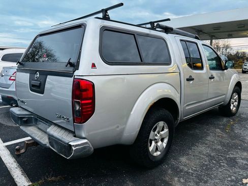 Used 2013 Nissan Frontier SV image 4