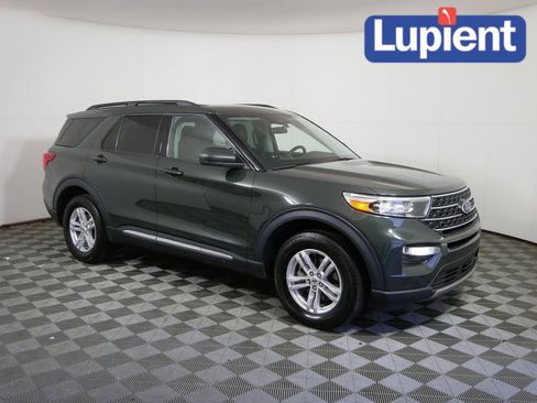 Used 2022 Ford Explorer XLT image 1