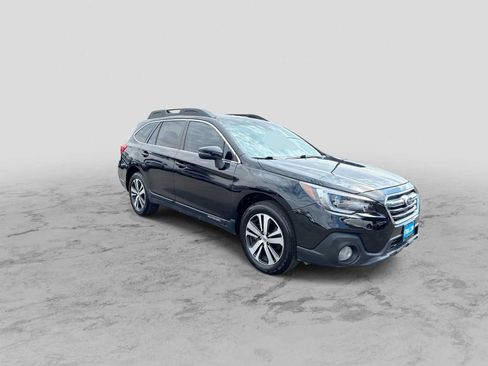 Used 2019 Subaru Outback 2.5i Limited AWD/4WD image 3