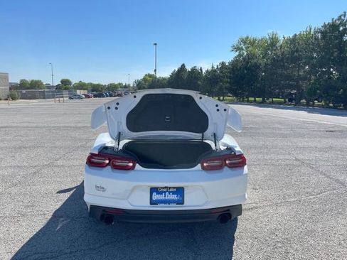 Used 2019 Chevrolet Camaro LT w/ Technology Package RWD image 18
