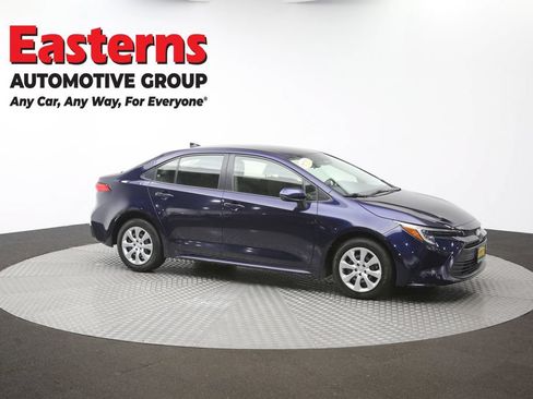 Used 2023 Toyota Corolla LE w/ Carpet Mat Package (TMS) FWD image 42