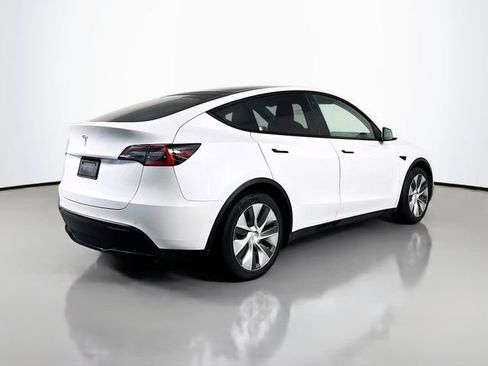 Used 2021 Tesla Model Y 2WD image 6