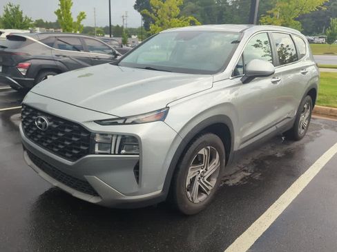 Used 2023 Hyundai Santa Fe SE FWD image 2