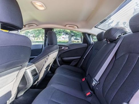 Used 2015 Chrysler 200 Limited FWD image 13