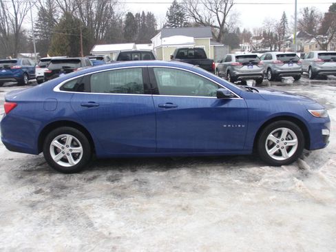 Used 2023 Chevrolet Malibu LT image 2