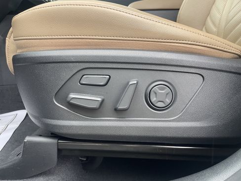Used 2025 Kia Sorento SX Prestige w/ Olive Brown Leather Package AWD/4WD image 33