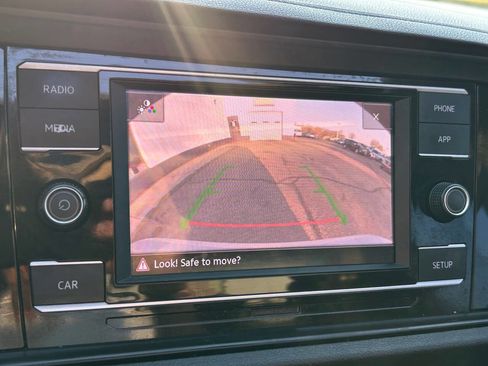 Used 2019 Volkswagen Jetta SE FWD image 29