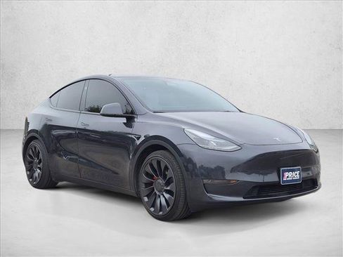 Used 2024 Tesla Model Y Performance AWD/4WD image 3