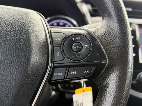 Used 2019 Toyota Camry LE image 21