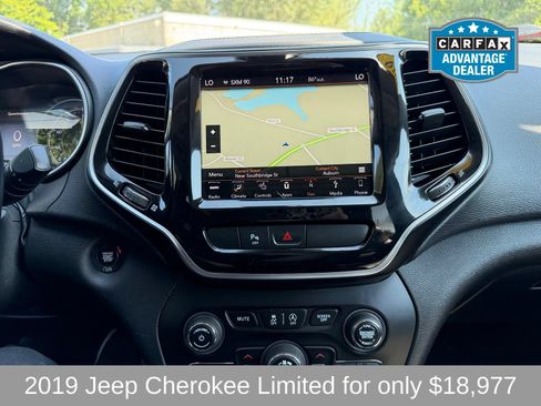Used 2019 Jeep Cherokee Limited AWD/4WD image 18