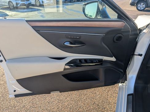 Used 2023 Lexus ES 350 w/ Premium Package image 13