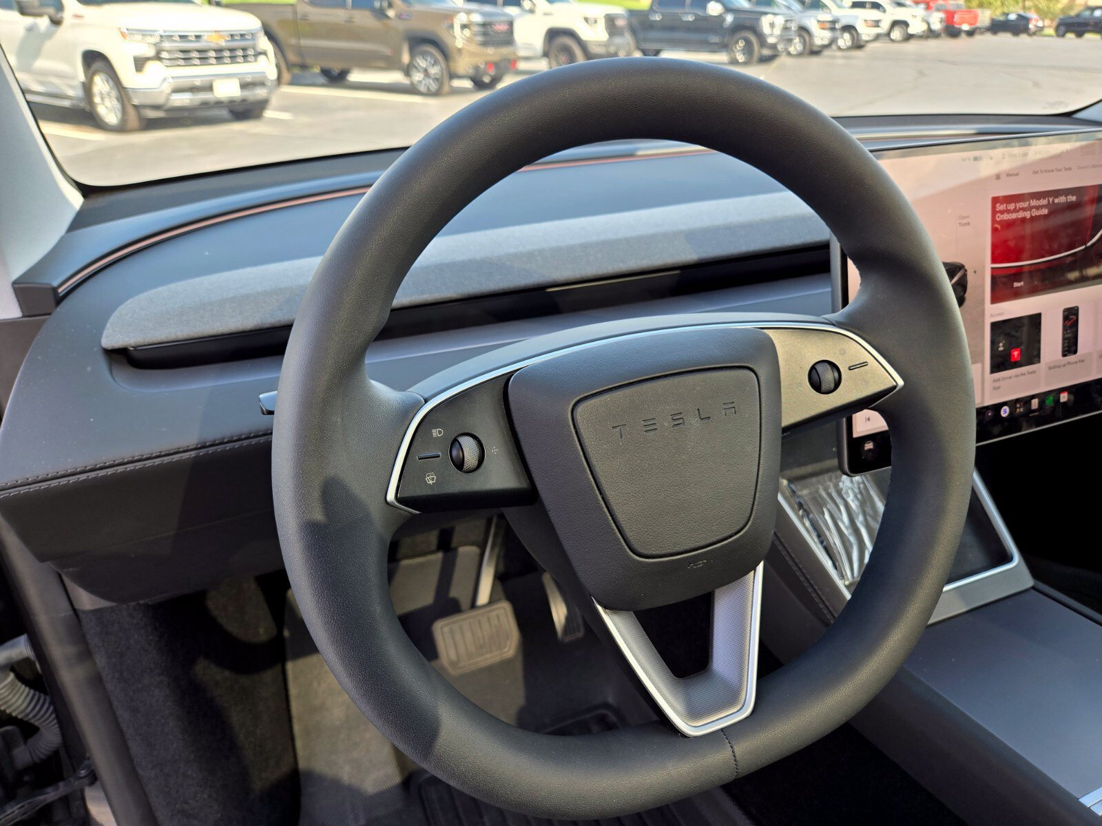 Used 2026 Tesla Model Y 2WD image 11