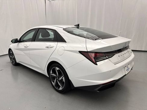 Used 2022 Hyundai Elantra Limited FWD image 5