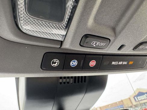 Used 2025 Chevrolet Silverado 1500 W/T image 30