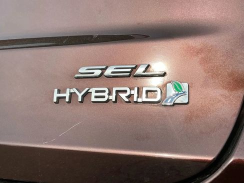 Used 2019 Ford Fusion SEL image 18