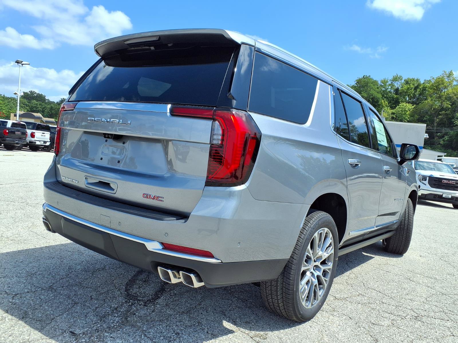 New 2026 GMC Yukon Denali w/ Denali Reserve Package AWD/4WD image 23