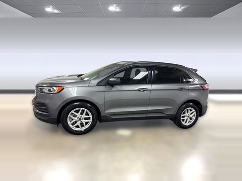 Used 2021 Ford Edge SE image 18