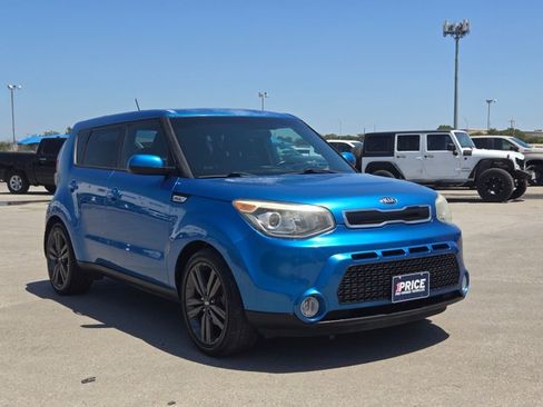 Used 2015 Kia Soul + w/ Audio Package FWD image 3
