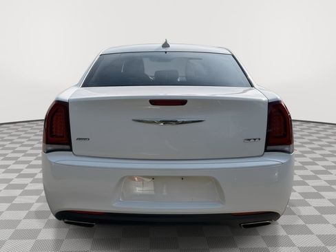 Used 2019 Chrysler 300 Touring w/ Sport Appearance Package AWD/4WD image 6