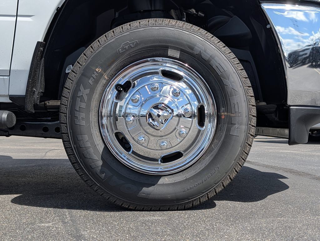 New 2026 RAM 3500 Tradesman AWD/4WD image 4