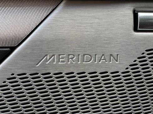 Used 2021 Jaguar XF R-Dynamic SE image 93