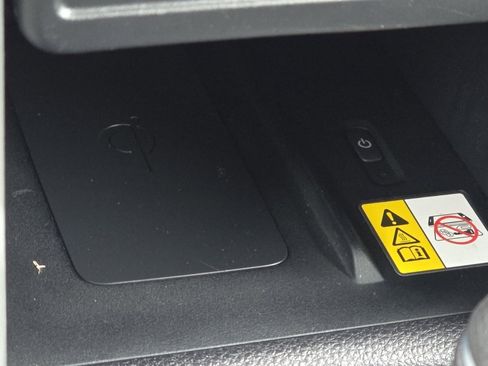 Used 2022 Toyota Corolla Cross LE image 8