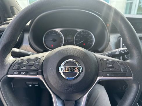Used 2020 Nissan Kicks S FWD image 12