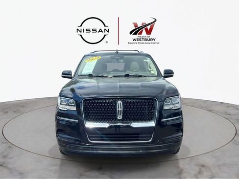 Used 2022 Lincoln Navigator Reserve AWD/4WD image 2