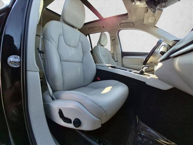 Used 2022 Volvo XC90 T5 Momentum AWD/4WD image 23