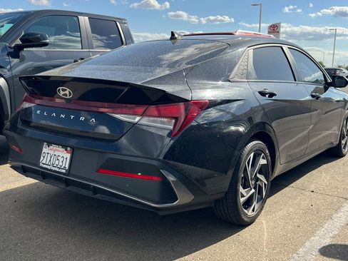 Used 2025 Hyundai Elantra Sport FWD image 6