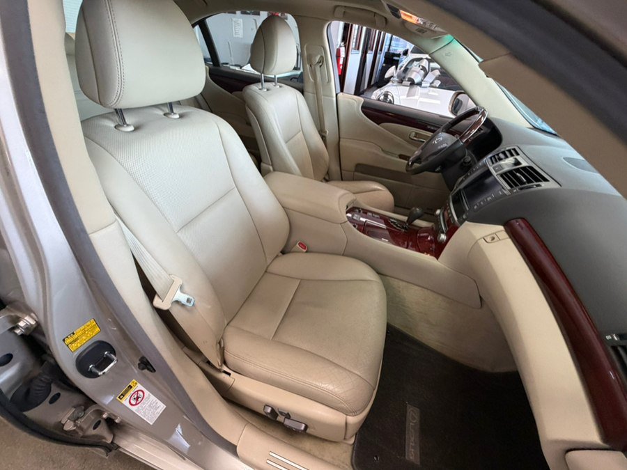 Used 2011 Lexus LS 460 w/ Comfort Pkg RWD image 45