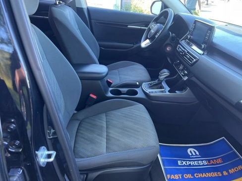 Used 2023 Kia Seltos LX AWD/4WD image 11