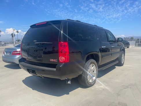 Used 2007 GMC Yukon XL SLT w/ SLT Preferred Equipment Group RWD image 2