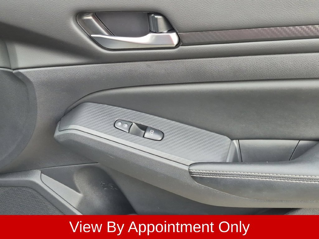 Used 2025 Nissan Altima 2.5 SV FWD image 29