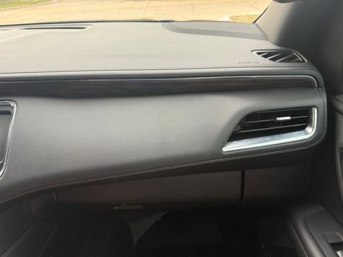 Used 2021 Chevrolet Tahoe Z71 w/ Z71 Off-Road Package image 36