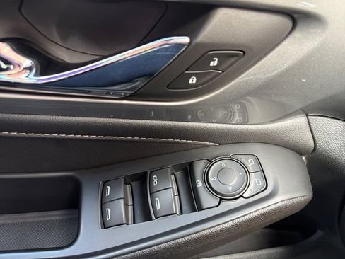 Used 2023 Chevrolet Traverse LT w/ LPO, Floor Liner Package FWD image 23