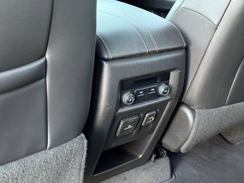 Used 2020 Chevrolet Traverse RS image 32