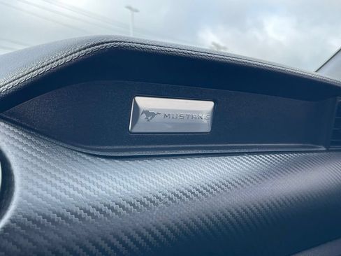 Used 2018 Ford Mustang Coupe RWD image 27