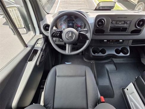 New 2025 Mercedes-Benz Sprinter 2500 image 6