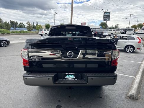 Used 2018 Nissan Titan Platinum Reserve w/ Platinum Utility Package AWD/4WD image 5