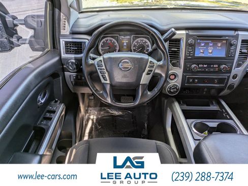 Used 2017 Nissan Titan SV image 12