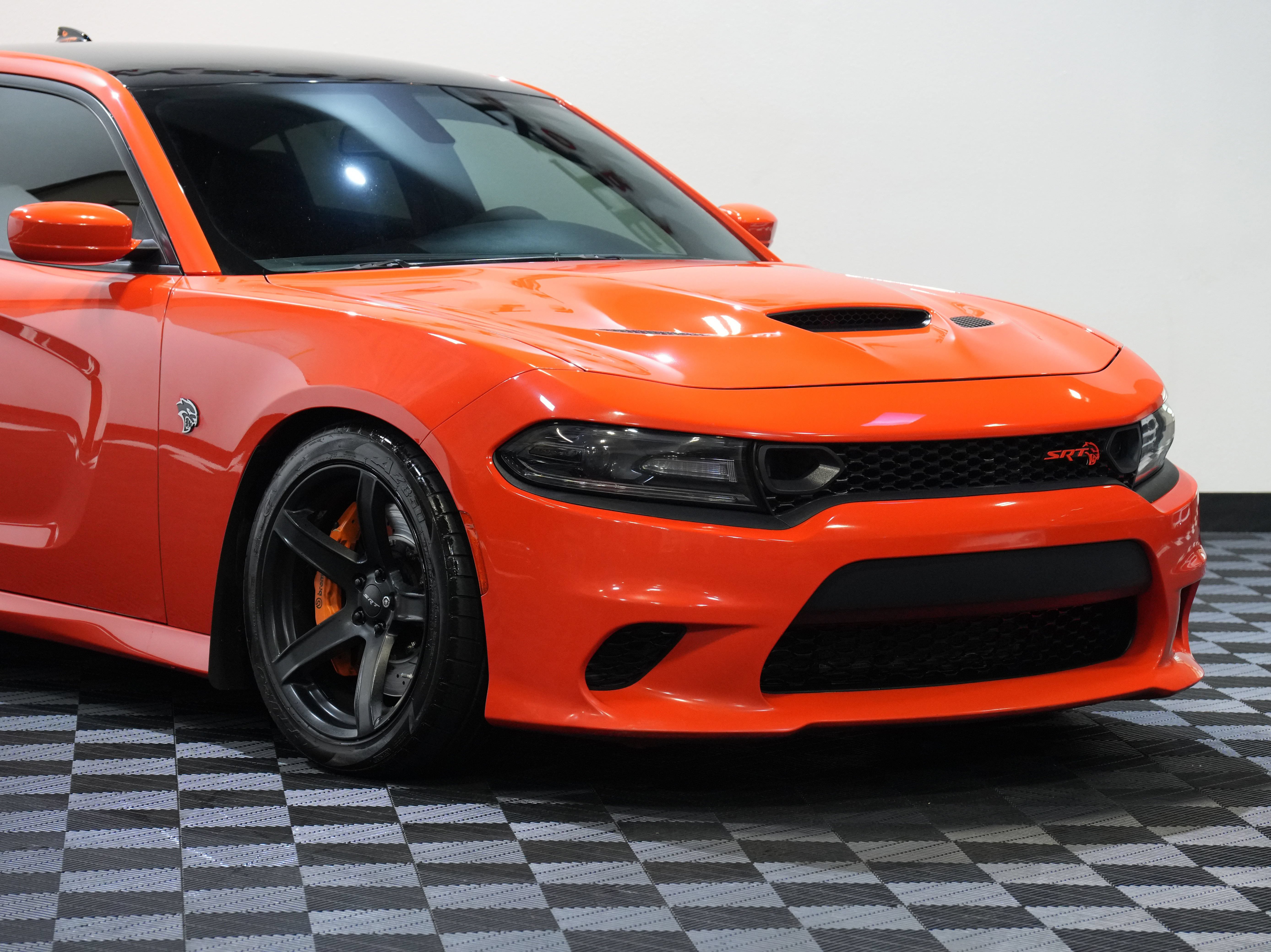 Used 2019 Dodge Charger SRT Hellcat w/ Navigation & Travel Group RWD image 9