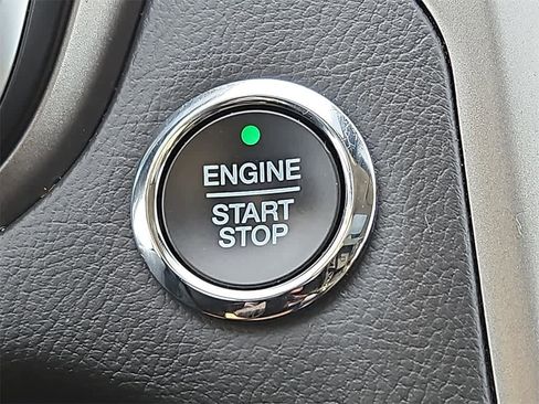 Used 2020 Ford Fusion SE image 24