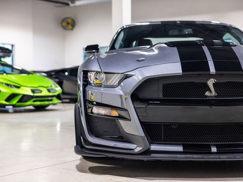 Used 2022 Ford Mustang Shelby GT500 w/ Carbon Fiber Track Pack RWD image 22