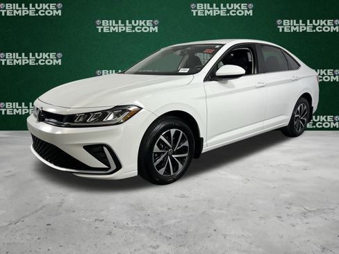 Used 2025 Volkswagen Jetta S image 9