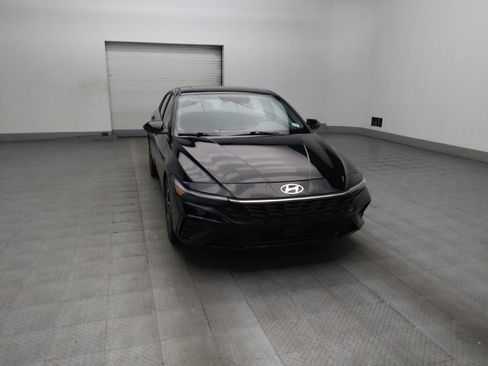 Used 2025 Hyundai Elantra SEL FWD image 13