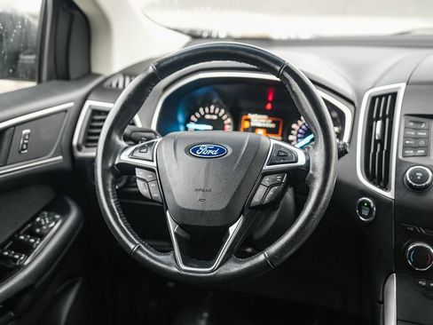 Used 2018 Ford Edge SEL image 16