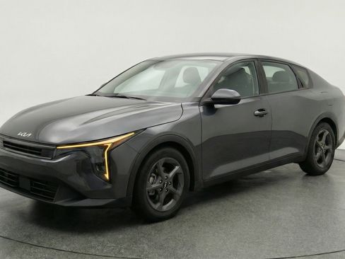 Used 2025 Kia K4 FWD image 3