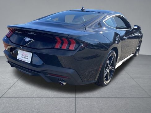 Used 2025 Ford Mustang Coupe image 10