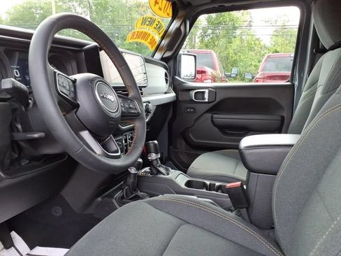 Used 2024 Jeep Wrangler Unlimited AWD/4WD image 18